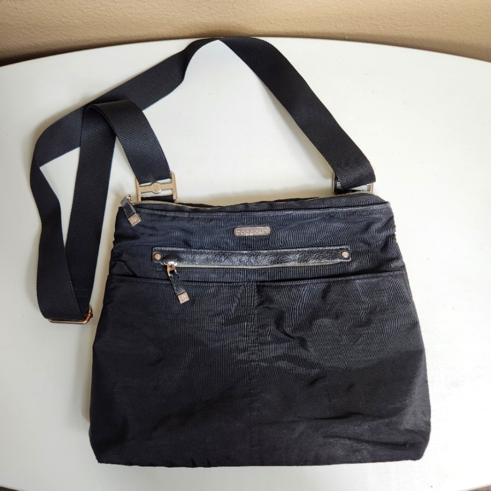 Baggallini Womens Black All Around Travel Nylon Crossbody